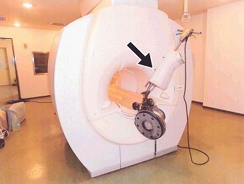 MRI装置に清掃器材が吸着する事例も