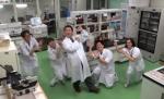 医師も看護師も踊る！　病院の“恋チュン”のサムネイル画像